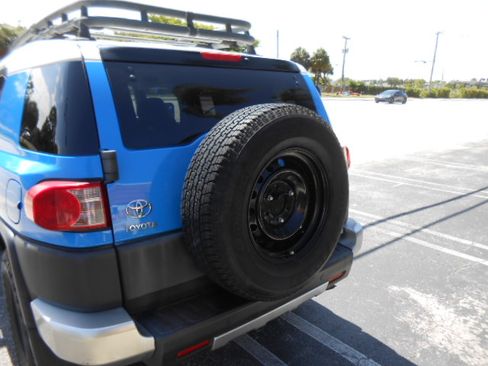 Used 2007 Toyota FJ Cruiser 2WD image 4