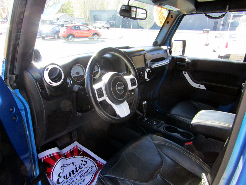 Used 2014 Jeep Wrangler 4WD Unlimited Polar Edition image 16