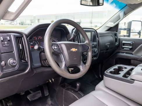Used 2019 Chevrolet Silverado 3500 image 9