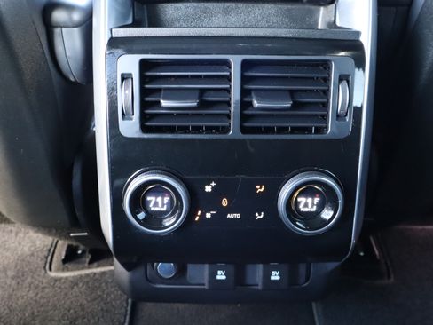 Used 2019 Land Rover Range Rover Sport HSE image 17