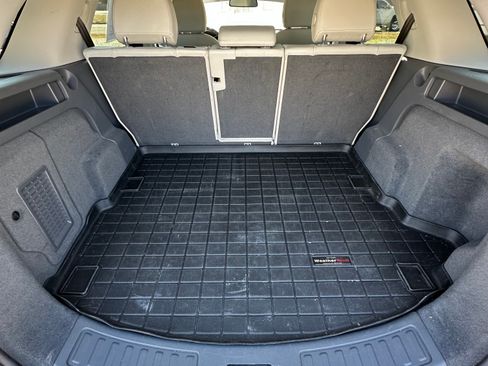 Used 2018 Land Rover Discovery Sport SE image 13