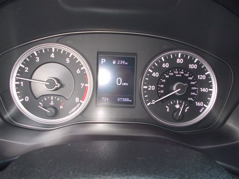 Used 2020 Hyundai Santa Fe SE image 28