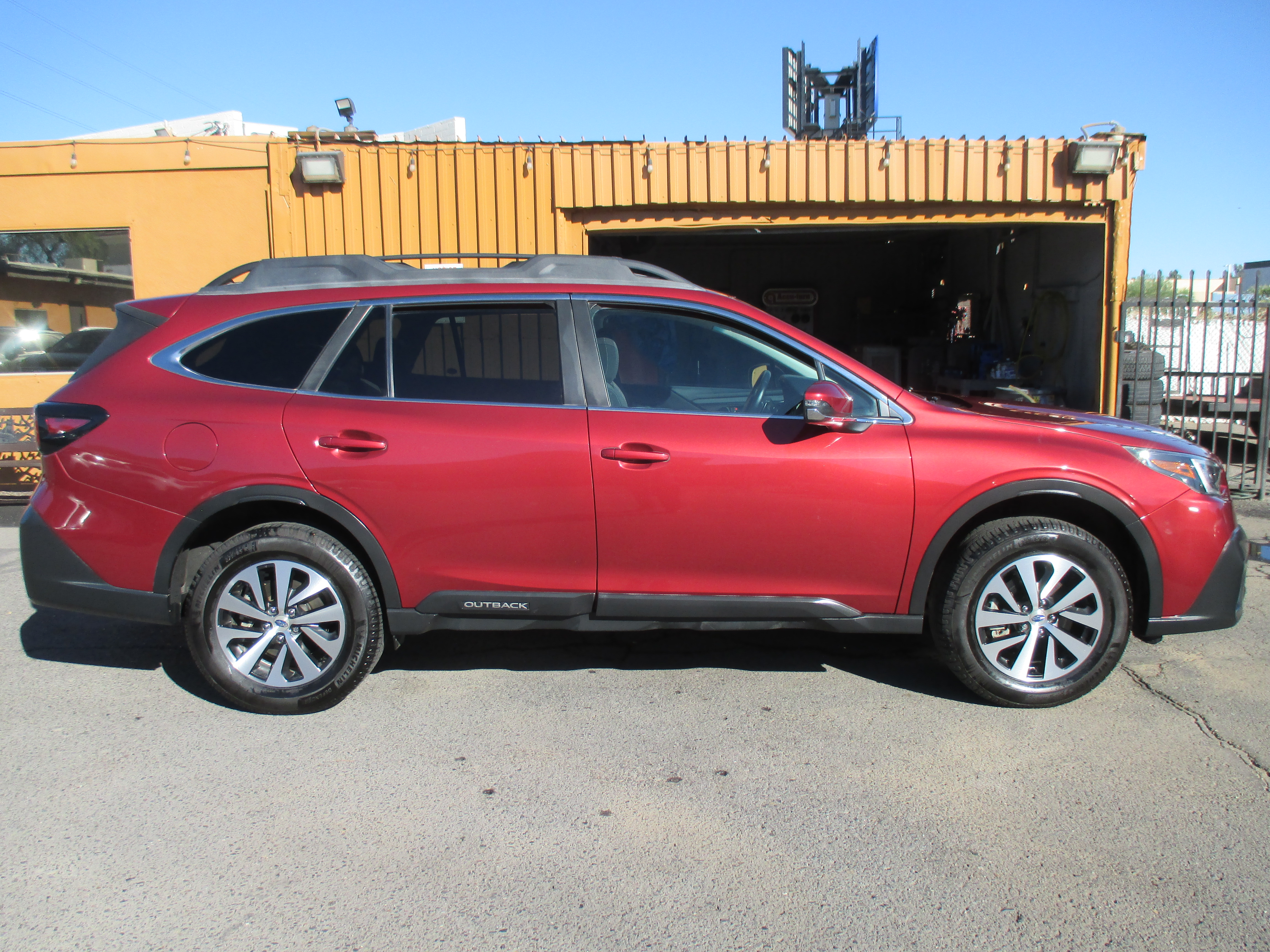 Used 2020 Subaru Outback Premium Wagon 4D AWD/4WD image 1