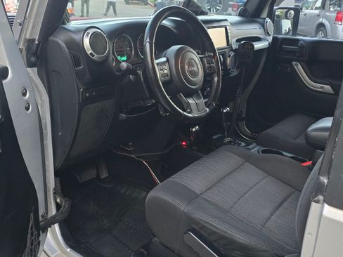 Used 2012 Jeep Wrangler Rubicon image 20