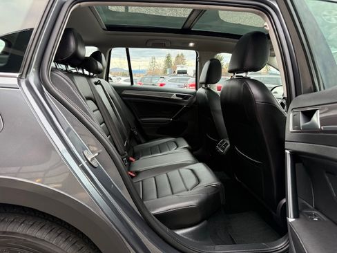 Used 2017 Volkswagen Golf Alltrack image 20