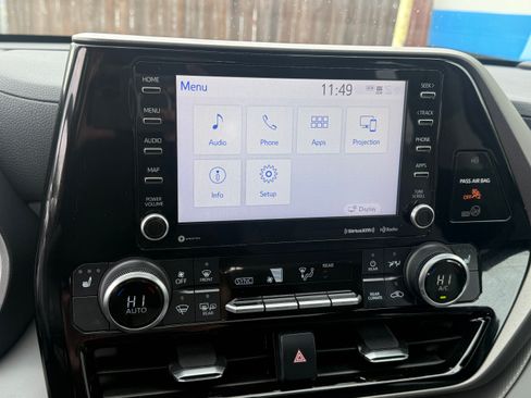 Used 2022 Toyota Highlander XLE image 10