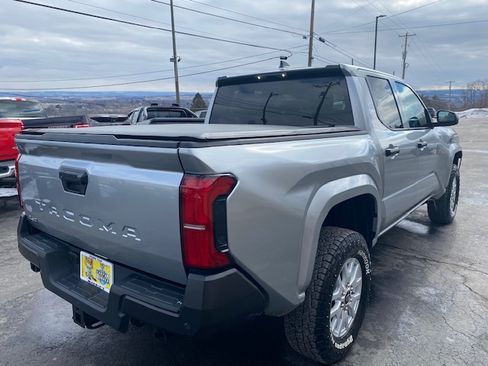 Used 2024 Toyota Tacoma SR image 6