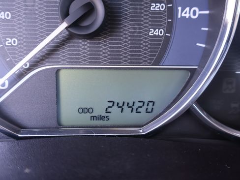 Used 2015 Toyota Corolla LE image 22