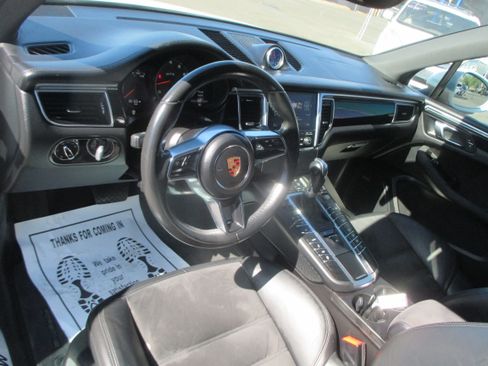Used 2017 Porsche Macan GTS Sport Utility 4D AWD/4WD image 10