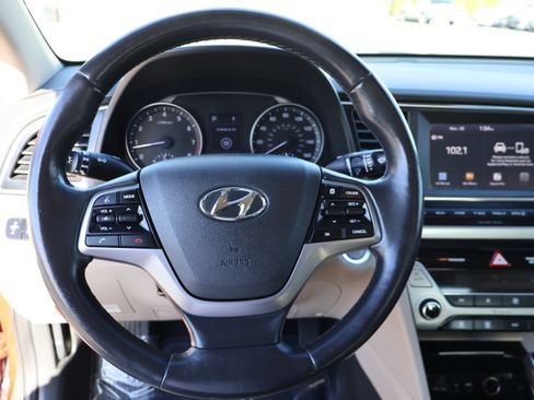 Used 2017 Hyundai Elantra Limited image 19