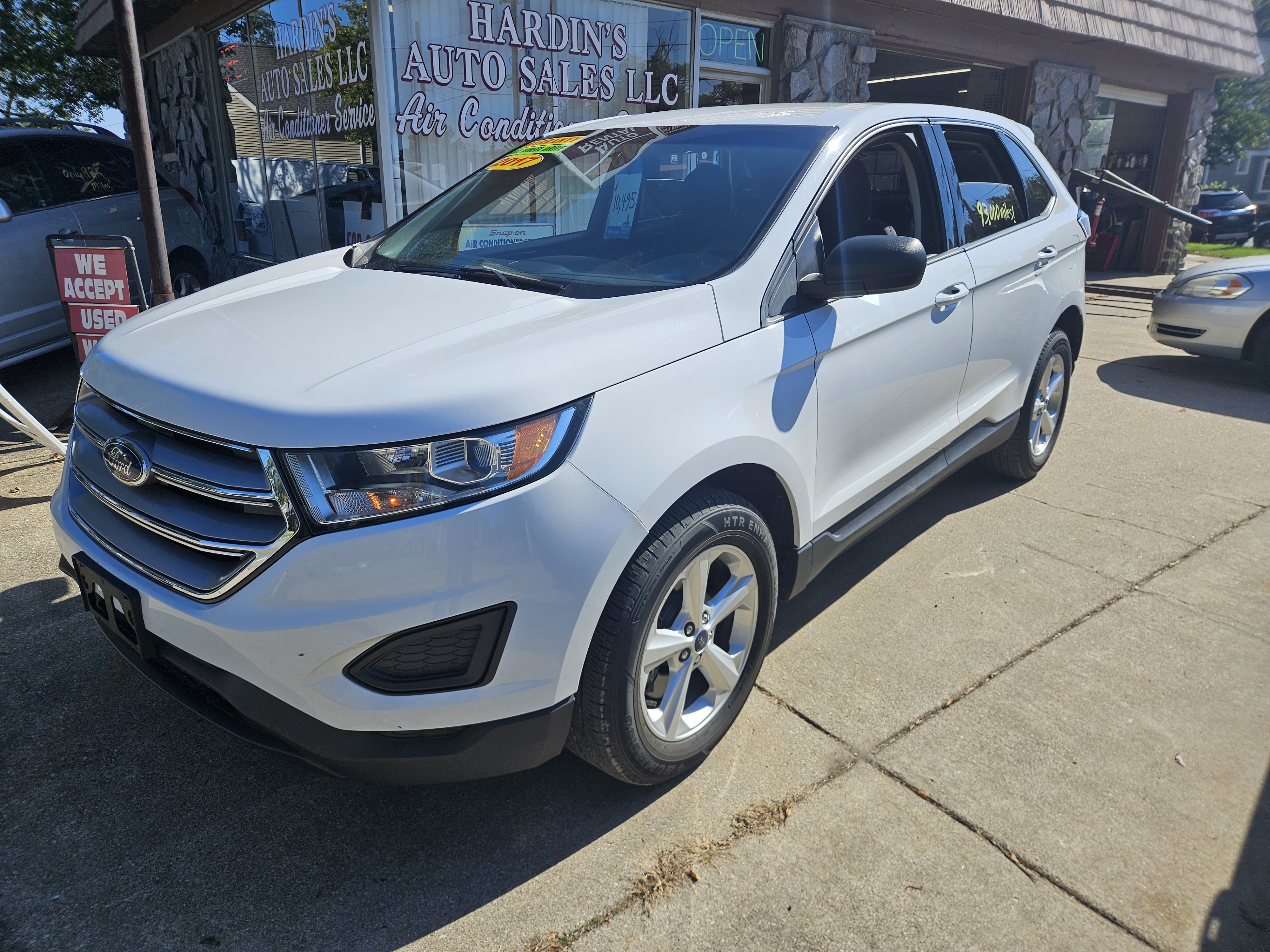 Used 2017 Ford Edge AWD SE image 3