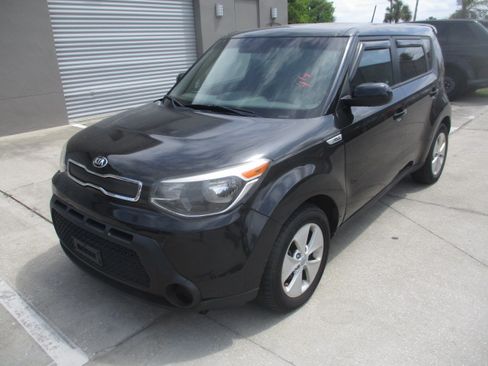 Used 2015 Kia Soul FWD image 9