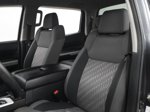 Used 2018 Toyota Tundra SR5 image 39