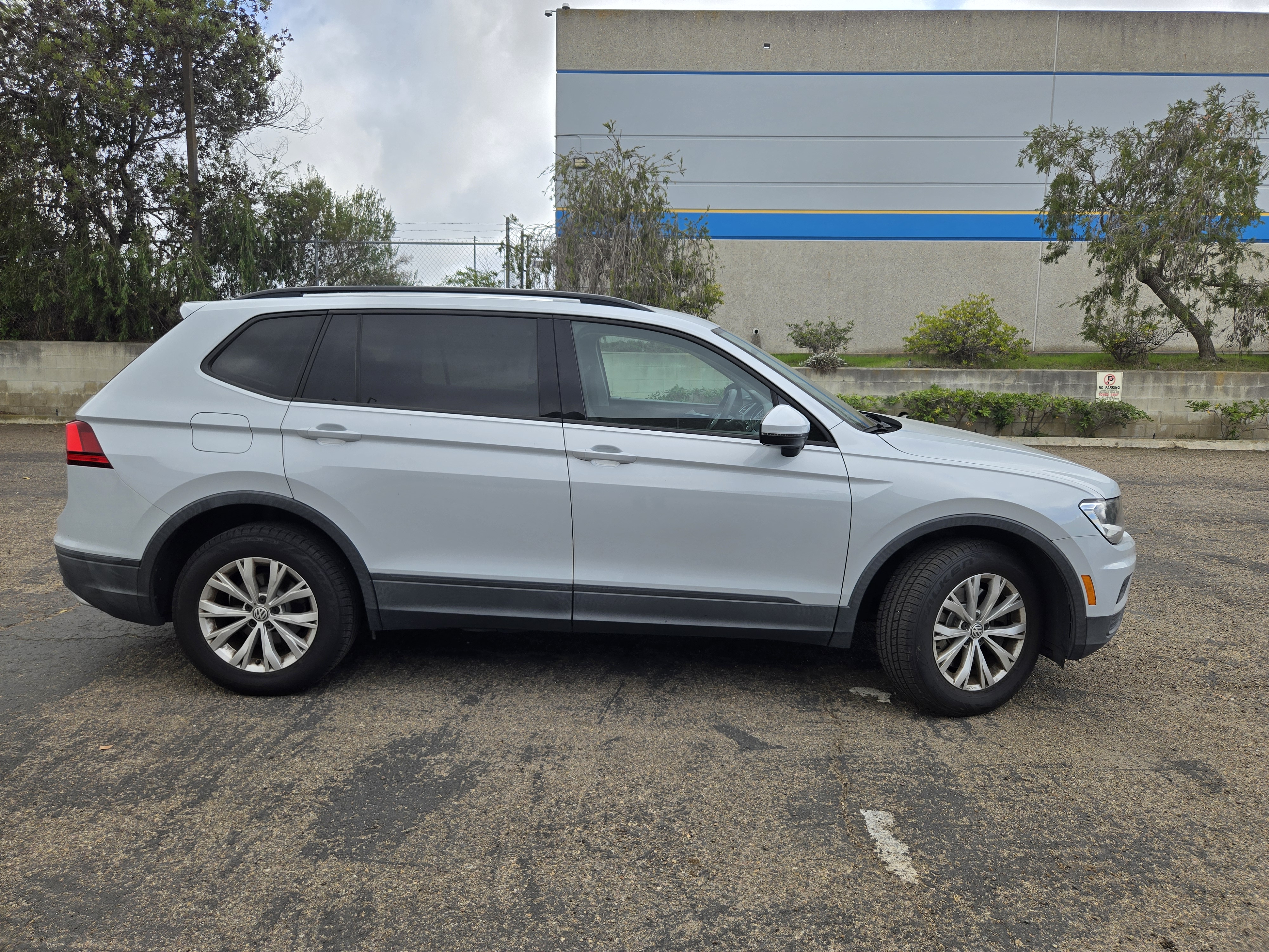 Used 2018 Volkswagen Tiguan FWD S image 5