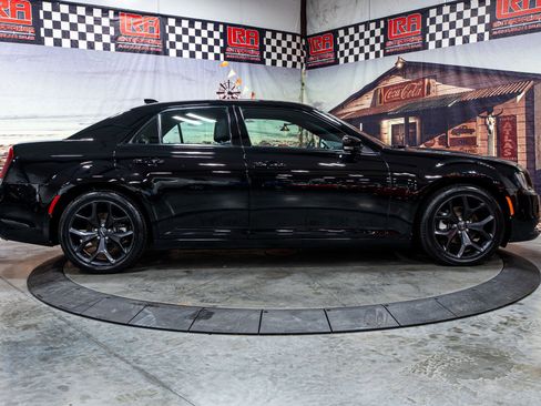 Used 2021 Chrysler 300 S image 5