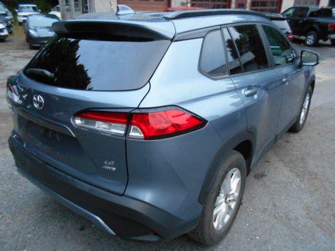 Used 2023 Toyota Corolla Cross AWD LE image 4
