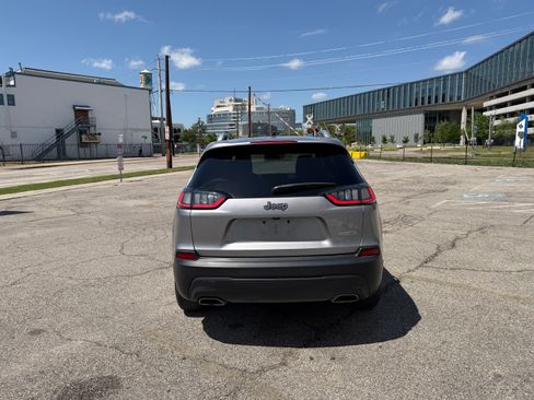 Used 2019 Jeep Cherokee Latitude image 10