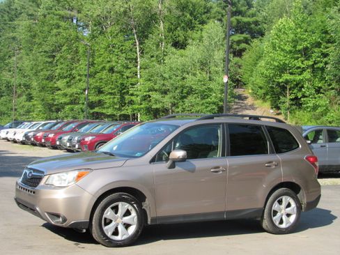 Used 2014 Subaru Forester 2.5i Touring AWD/4WD image 2