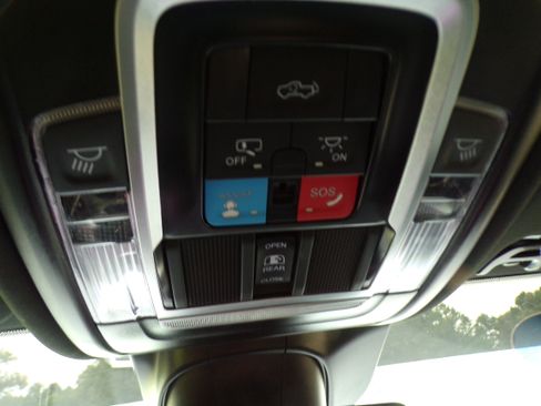 Used 2026 RAM 2500 4x4 Crew Cab Laramie image 16