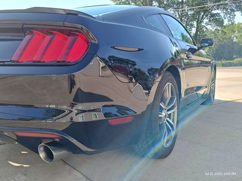 Used 2016 Ford Mustang GT image 22