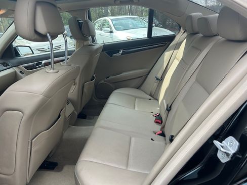 Used 2010 Mercedes-Benz C 300 Sport image 21
