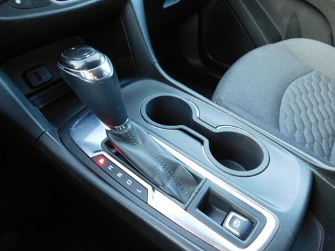 Used 2018 Chevrolet Equinox LT image 21