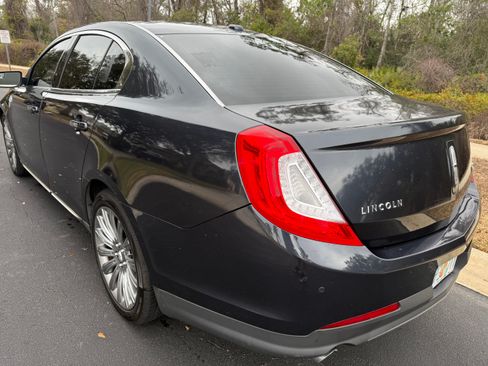 Used 2013 Lincoln MKS image 4