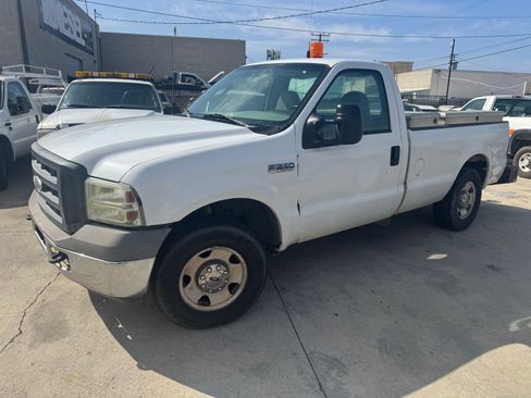 Used 2005 Ford F250 XL image 4
