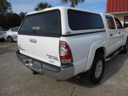Used 2015 Toyota Tacoma PreRunner image 5