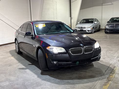 Used 2011 BMW 528i RWD image 3