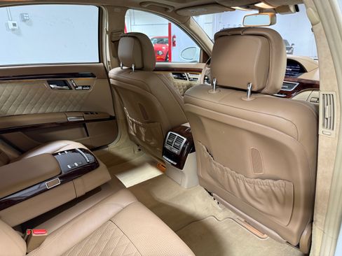 Used 2009 Mercedes-Benz S 65 AMG Sedan image 33