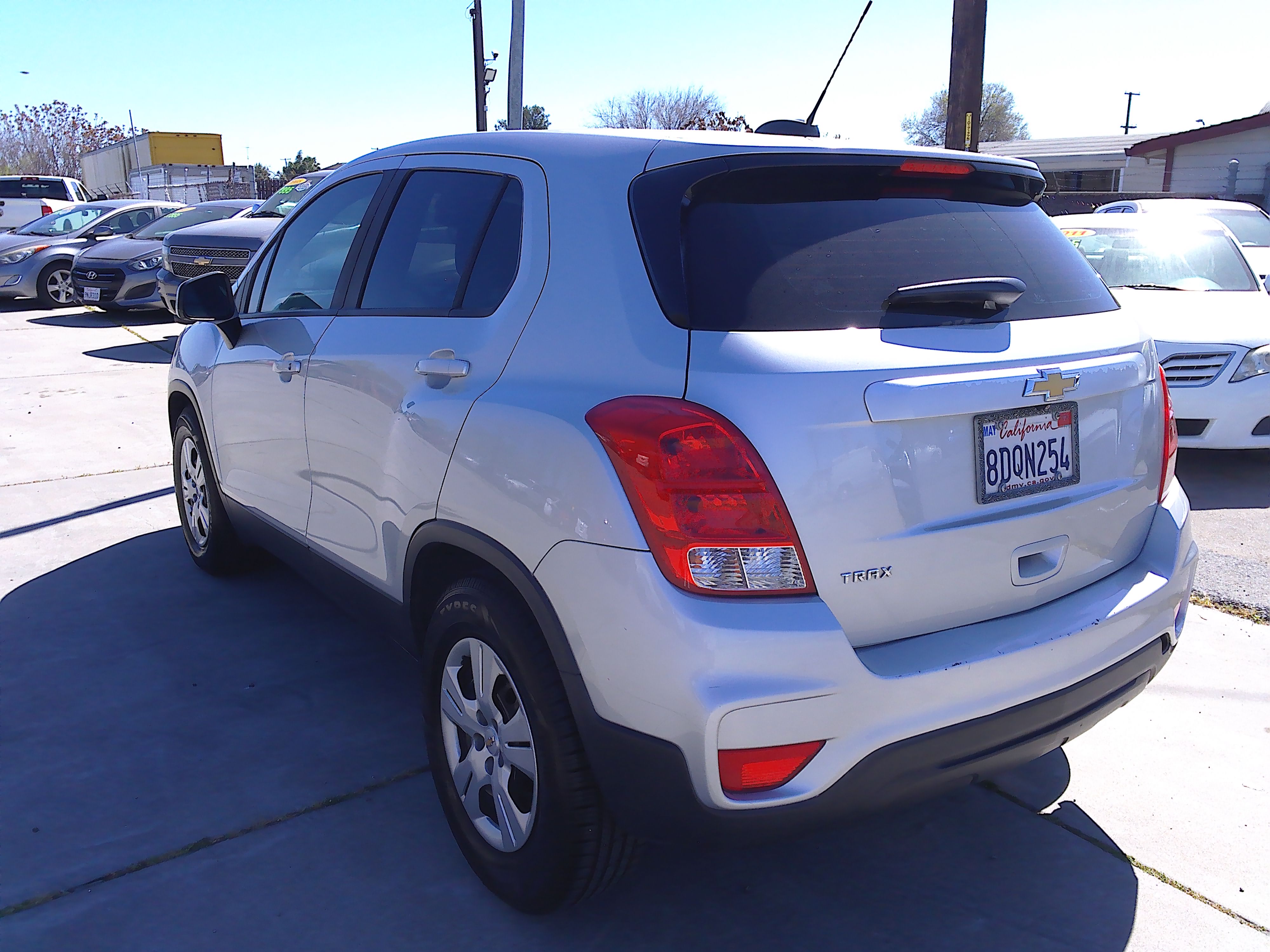 Used 2018 Chevrolet Trax LS FWD image 3