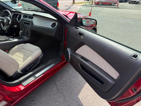 Used 2014 Ford Mustang RWD image 14