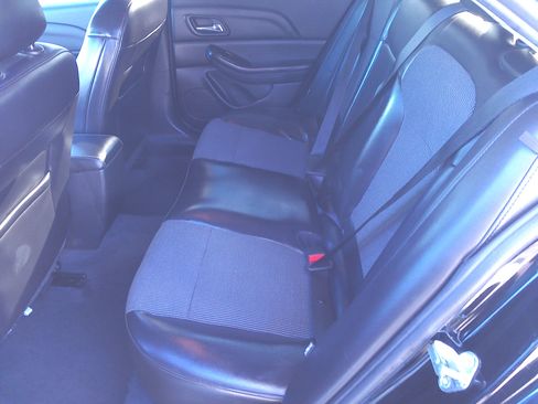 Used 2016 Chevrolet Malibu LT image 8