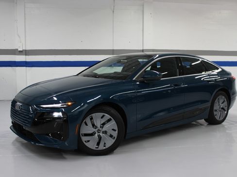 Used 2025 Audi A6 e-tron Premium image 1