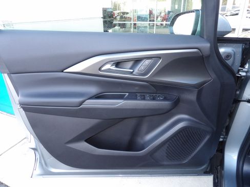 New 2026 Chevrolet Equinox EV LT image 17