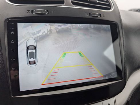 Used 2019 Dodge Journey SE image 12