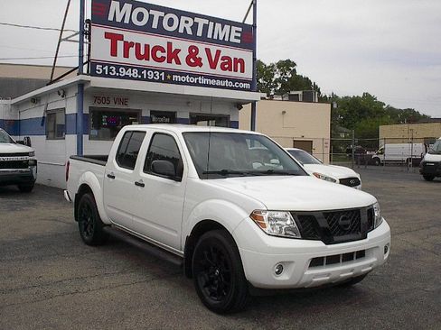Used 2021 Nissan Frontier SV image 1