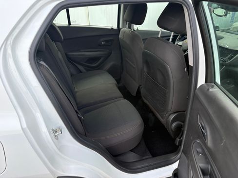 Used 2018 Chevrolet Trax AWD LS image 9