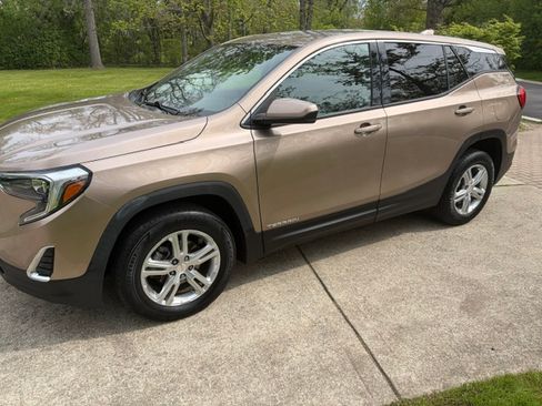 Used 2018 GMC Terrain AWD SLE image 2