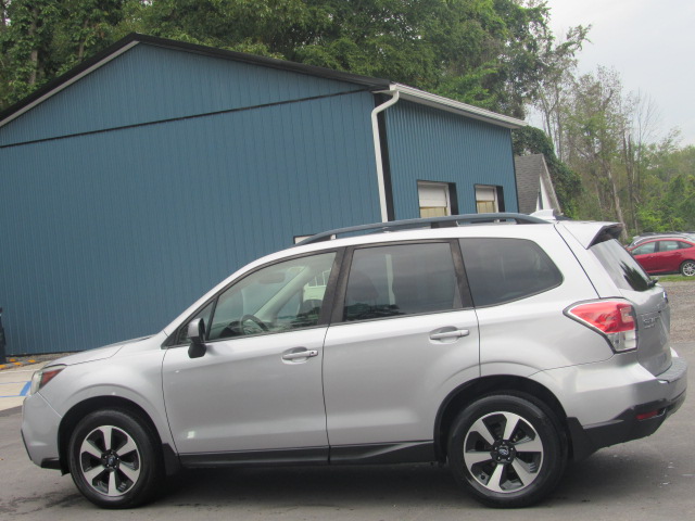 Used 2018 Subaru Forester 2.5i Premium AWD/4WD image 5