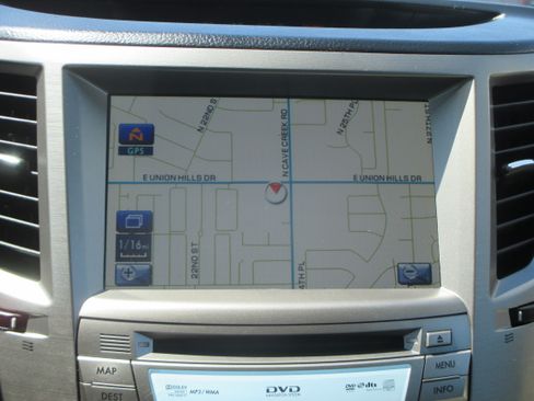 Used 2011 Subaru Outback 3.6R Limited AWD/4WD image 5