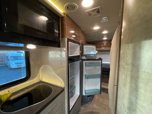 Used 2015 Mercedes-Benz Sprinter 4500 image 30