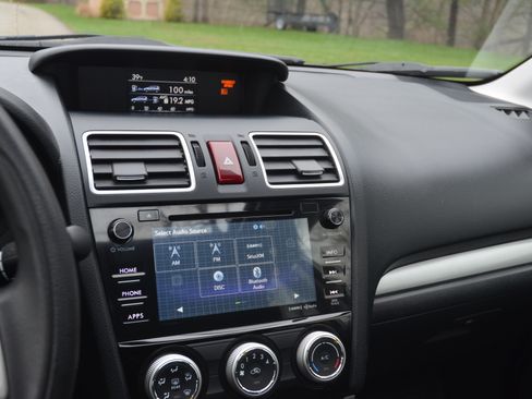 Used 2016 Subaru Forester 2.5i Premium image 16