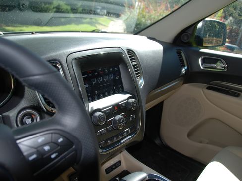 Used 2018 Dodge Durango AWD SXT image 26