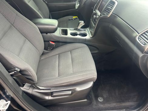 Used 2018 Jeep Grand Cherokee 2WD Laredo image 10
