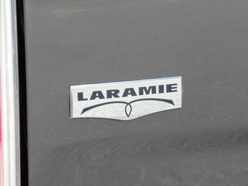 Used 2017 RAM 1500 Laramie image 20