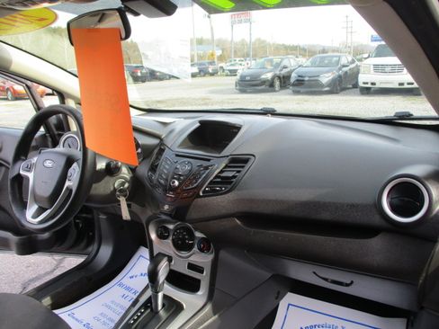 Used 2019 Ford Fiesta SE image 26