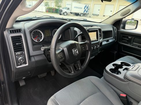Used 2014 RAM 1500 ST RWD image 14