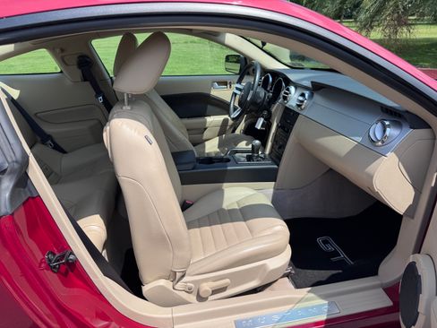 Used 2006 Ford Mustang GT Premium image 17